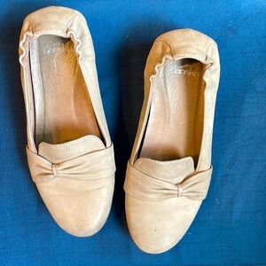 Dansko Karen Flats Burnished Nubuck Taupe